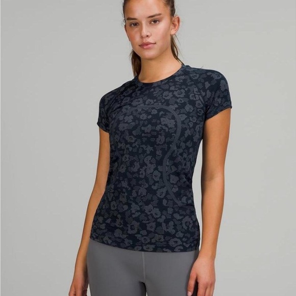 lululemon dappled floral swiftly tech *rare color* - Picture 5 of 5